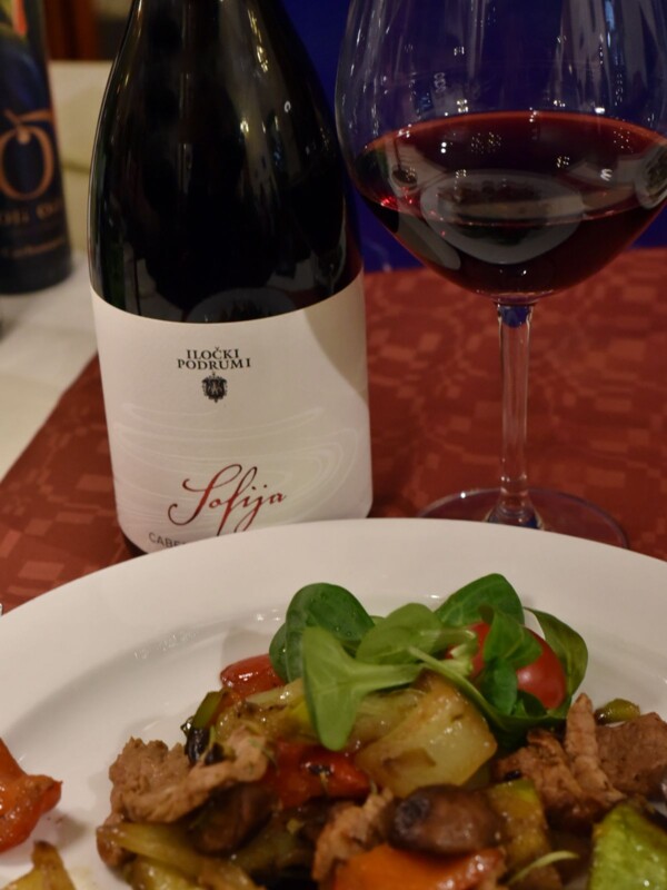 Maslinova ulja brenda Oli Oil predstavljena uz domaći kruh na eno-gastro projektu Vino uz žlicu.
