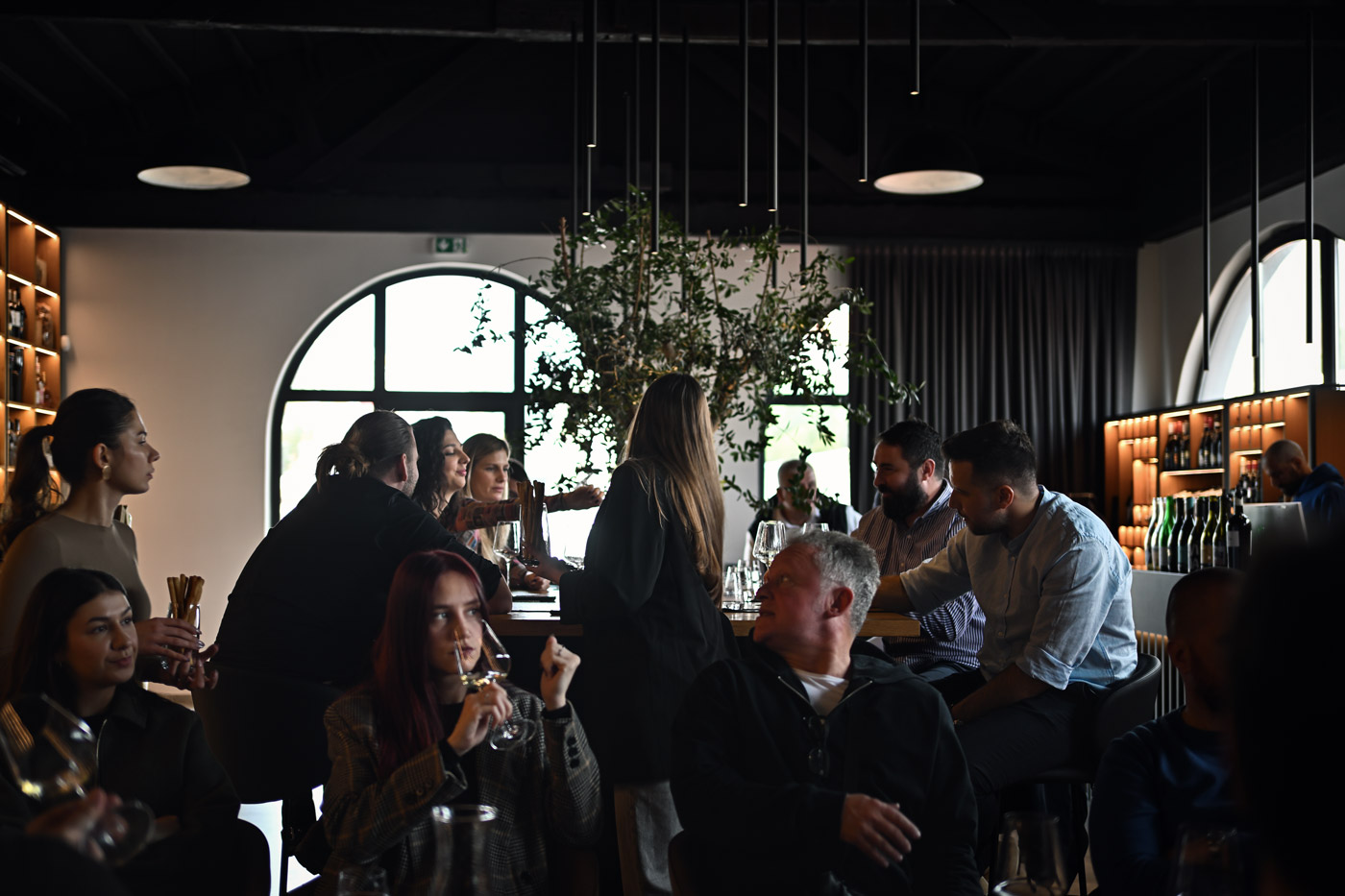 Predstavljanje najboljih srpskih vina u Rijeci pokazalo raznolikost stilova od elegantnih pjenušaca do kompleksnih crvenih vina.