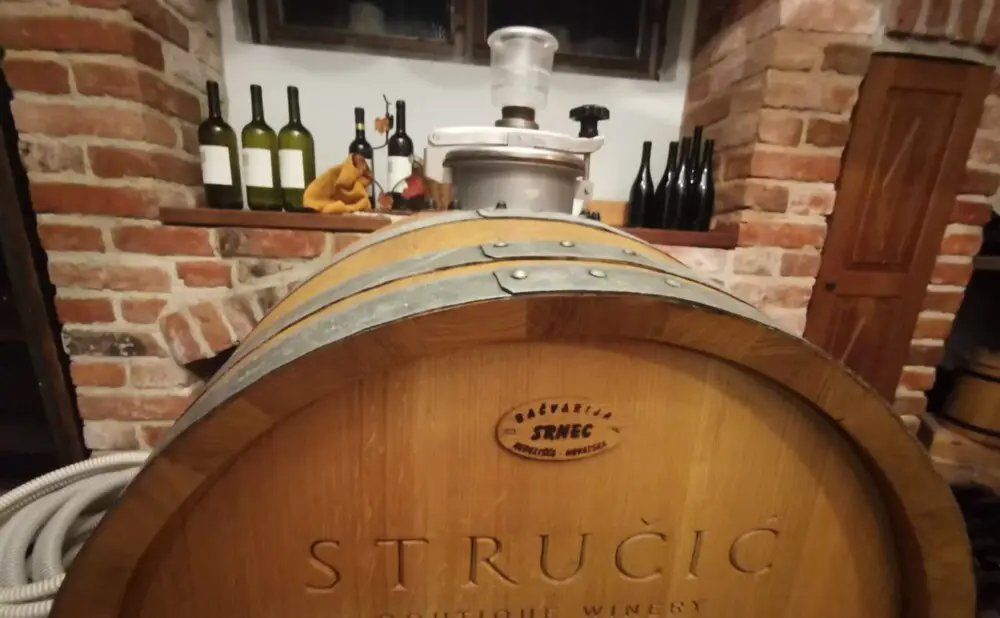 A tasting of archive Rajnski Rizling (Rhine Riesling) from the Stručić winery in the Ludbreg vineyards.