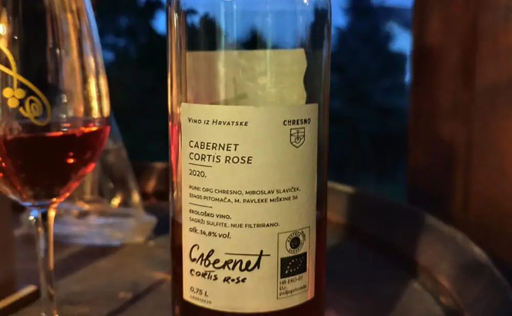 Cabernet Cortis Rosé 2020. vinarije Chresno iz Pitomače proglašen ružičastom vinskom senzacijom.