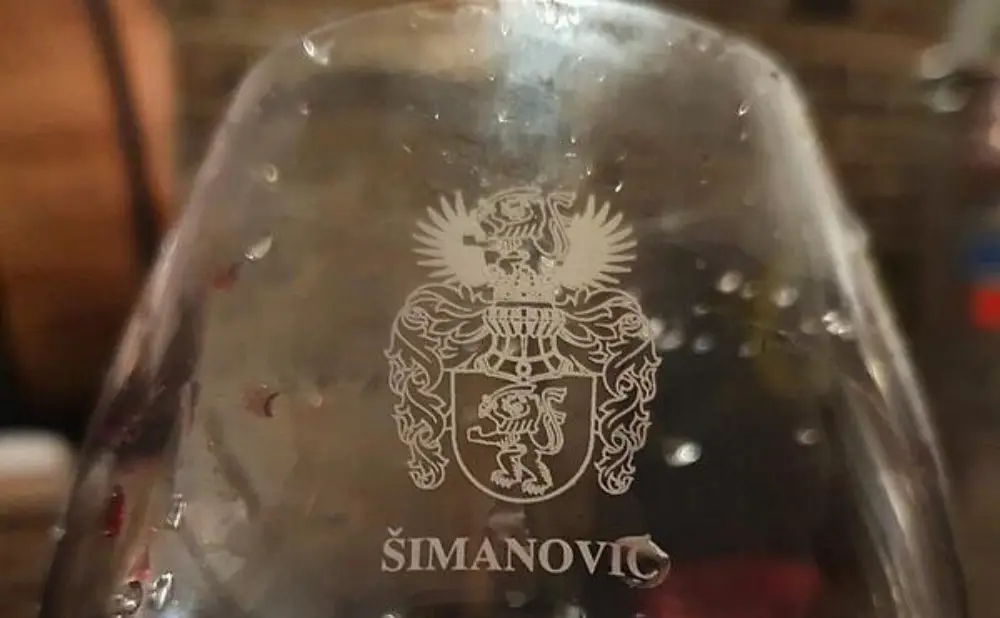 Željko Šimanović presents his award-winning ice wines and Frankovka at the Rizling Raj(n)ski festival.