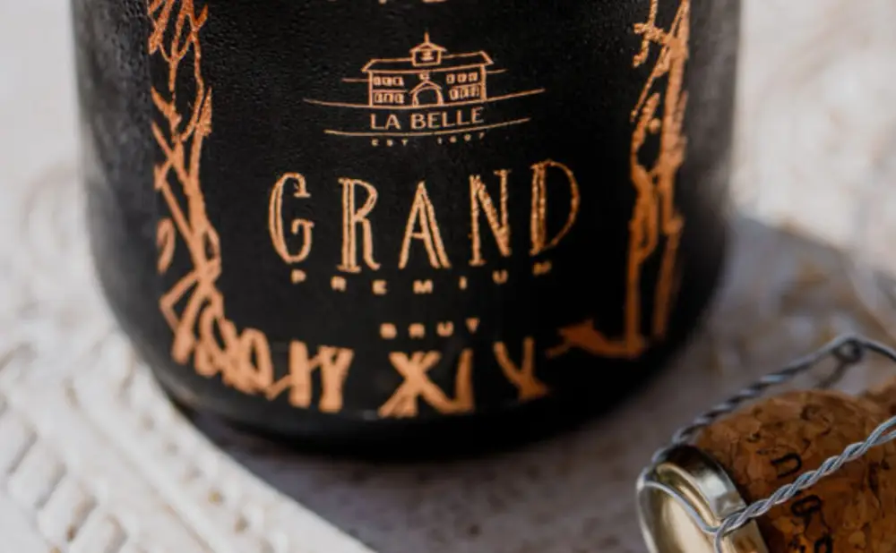 The gold-medal sparkling wine La Belle Grand and Graševina Premium from Vina Belje, presented after international wine competitions.